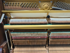 Piano Vertical Yamaha U5 Marrón para Músicos Profesionales, Piano Japonés de Segunda Mano, Madera Sólida, 88 Teclas, U1 U2 U3 U4 U5 - Product Image 6