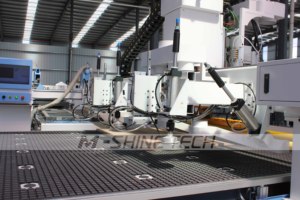 Routeur CNC à <span class=keywords><strong>prix</strong></span> d'usine Jinan M-shine pour le travail du bois, ligne de production intégrée pour l'usine de meubles en bois - Product Image 5