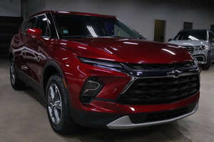 Nuevo Chevrolet Blazer LT 2023 Estándar, SUV de 4 Puertas con Paquete 2LT - Product Image 3