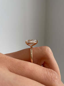 Estilo de lujo 18K oro amarillo sólido solitario pera corte laboratorio cultivado Diamante tachonado 3 garras diseñador mujeres fina promesa anillos a granel - Product Image 6