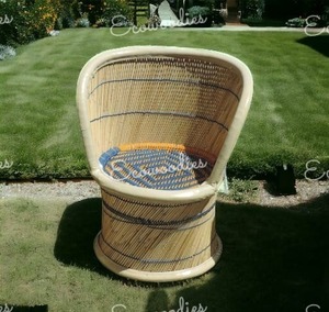 Taburete de mimbre elegante y moderno Sarkanda artesanías de caña de madera de bambú ligero duradero para uso en interiores y exteriores para dormitorio - Product Image 2