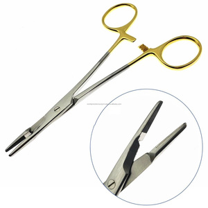 กรรไกรจับเข็มผ่าตัดแบบรวมในตัว ทำจากเหล็กกล้าไร้สนิม ยี่ห้อ WORLD PRECISION SURGICAL สำหรับการเย็บแผลทางการแพทย์และทันตกรรม - Product Image 1