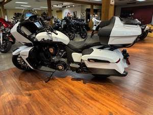 Nouvelle moto Indian Pursuit Dark Horse de qualité industrielle 2026 avec guidon en plastique personnalisable OEM et système audio Powerband - Product Image 4