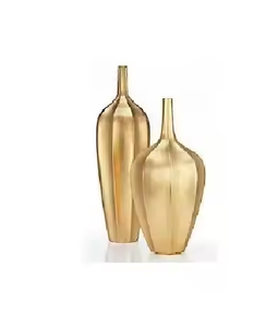 Florero de Metal de aluminio chapado en oro antiguo de alta demanda Diseño hecho a mano por decor Impex - Product Image 1