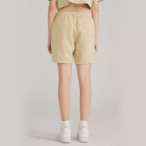 Pantalones cortos de felpa francesa de algodón 100% para mujer con patrón sólido Ajuste regular y cintura con cordón ajustable Ropa de ocio - Product Image 2