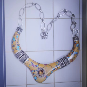 Collar de Diseño Tribal Grueso Hecho a Mano de Calidad Única AAA para Mujer, Collar de Cuentas Finas de Aleación de Zinc y Resina con Diseño de Leopardo - Product Image 4