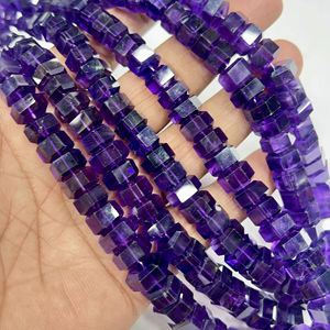 ลูกปัดควอตซ์อเมทิสต์สีม่วงธรรมชาติทรงเหลี่ยมเจียระไน ขนาดประมาณ 9-12 มม. ความยาว 14 นิ้ว - Product Image 1