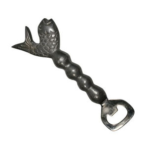 Abridor de Botellas Desechable de Acero Inoxidable Negro de Diseño Moderno, Ecológico, con Forma de Pez, Accesorio para Bar y Hotel - Product Image 1