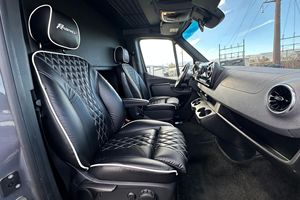 Mercedes-Benz Sprinter 3500XD 4x4 2022 en Perfectas Condiciones - Product Image 3