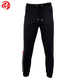 Vente en gros de survêtements d'entraînement de jogging d'équipe de fitness pour hommes de survêtements de style à la mode de qualité superbe - Product Image 4