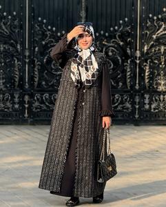Abaya d'hiver spécialisée de Dubaï, vêtement musulman traditionnel avec travail de cristal, look de mariée, soie anti-rides, occasion de prière - Product Image 1