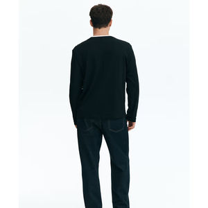 เสื้อยืดผู้ชายคอกลมทรงหลวมผ้าฝ้ายหนานุ่มสำหรับฤดูร้อน ขายส่ง รับสกรีนโลโก้ ไหล่ตก ระบายอากาศได้ดี - Product Image 2