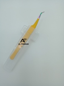 แหนบปลายแหลม 45 องศา สีเหลือง พร้อมปลายไฟเบอร์หลายเส้น ผลิตจากเหล็กกล้าไร้สนิมญี่ปุ่น บรรจุในกล่องการ์ดพร้อมโลโก้สั่งทำ - Product Image 6