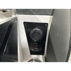 Nuevo Bote para Pesca Skeeter FXR 21 Limited 2025 con Sistema Android para Uso Automotriz - Product Image 5