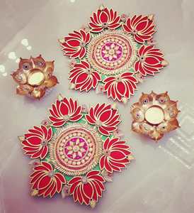 Portavelas Thali grande colorido, Rangoli de flores rosas bellamente elaborado para bodas y celebraciones de Diwali - Product Image 5