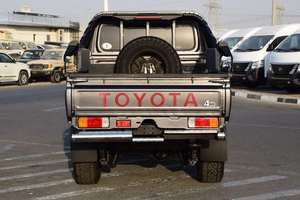 Véhicule d'occasion pour le marché mondial 2023 Pick Up PICKUP DLX 4.5L Smart, sans accident, en bon état - Product Image 2