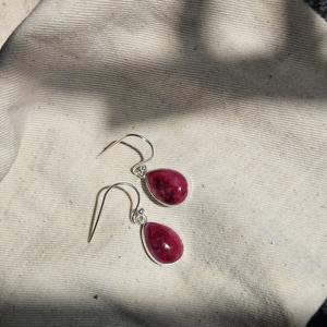 ต่างหูห้อยสีเงินน้ำหนักเบาประดับพลอยทับทิมสำหรับงานแต่งงานหรือของขวัญ - Product Image 4