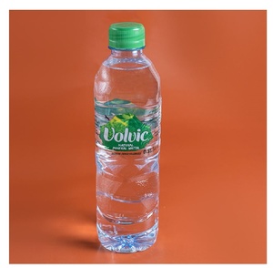 Profitez de l'eau Volvic pure et rafraîchissante en vente, idéale pour garder votre famille hydratée à tout moment et en tout lieu, avec facilité. - Product Image 1