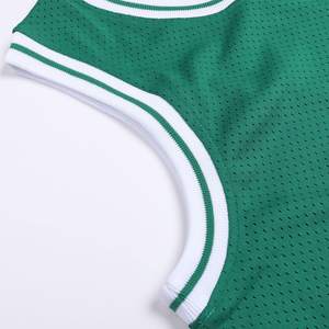 Maillot de basket-ball pour jeunes, réversible, de haute qualité, personnalisable pour toutes les équipes, durable, motif audacieux aux emmanchures, prêt pour l'extérieur, vêtements de sport - Product Image 5