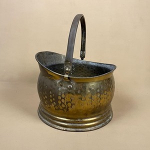 Cubo de carbón de latón resistente para almacenar carbón cerca de estufa de leña en decoración del hogar de estilo de granja antigua - Product Image 5