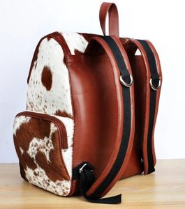 Sac à dos unisexe en cuir de vachette occidental fabriqué à la main Sac à dos antivol rustique avec doublure en polyester - Product Image 2