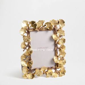 Cadre photo durable et écologique en laiton plaqué or de créateur de fleurs Ensemble fabriqué à la main de 2 tailles différentes - Product Image 4