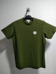 T-shirt uni OEM T-shirt en coton et polyester avec impression de logo personnalisé privé T-shirt à col rond de couleur unie prix de gros bon marché - Product Image 3