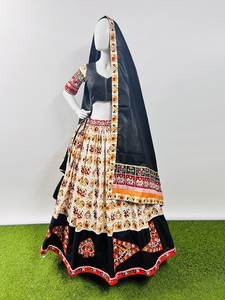Top de 3 piezas tradicional indio y pakistaní para mujer Lengha Choli Plazzo listo para usar para bodas y fiestas de invierno - Product Image 2