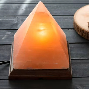 Lámpara de sal de pirámide del Himalaya Rosa Natural con base tallada para terapia de luz calmante y decoración de bienestar del hogar - Product Image 1