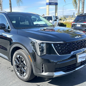 Usado 2024 Kia Sorento S AWD con asientos de cuero luz interior remoto - Product Image 1