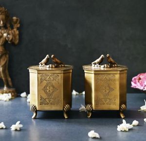 Fabriqué en laiton pur avec une finition laquée, il ne changera pas de couleur rouille Le couvercle se ferme solidement, ce qui le rend idéal - Product Image 6