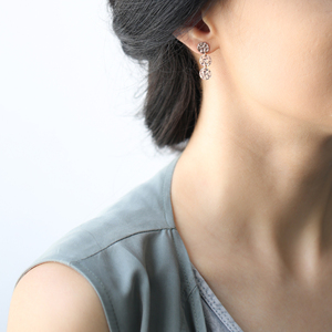 Pendientes martillados redondeados delicados, chapado en oro rosa, venta al por mayor turca, pendientes lisos de Plata de Ley 925, joyería fina hecha a mano - Product Image 3