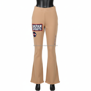 Pantalones Acampanados para Mujer, Tela Suave y Elástica de 280 GSM, Color Beige, Logotipo Atlético con Parche, Bordado Personalizado, Transferencia de Calor - Product Image 1