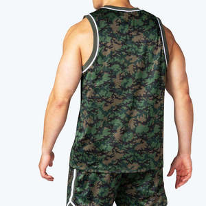 Débardeurs personnalisés de qualité supérieure pour hommes avec des impressions par sublimation vibrantes, un confort luxueux et des prix compétitifs - Product Image 6