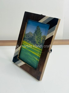 Marco de fotos de madera personalizado clásico de 21x17cm, soporte de imagen vertical para compromiso de aniversario, juegos de regalo de madera familiar - Product Image 2