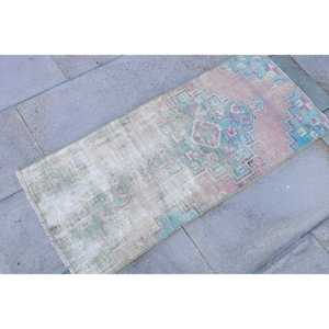 Petit tapis vintage 1,5x3,3 pi (45x100 cm), tapis turc en laine à motifs floraux roses - Product Image 3