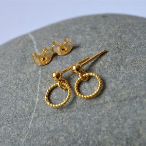 Pendientes de aro cortos de moda de Plata de Ley 925 chapados en oro de 18 quilates para mujeres y niñas Diseño de gota de moda - Product Image 2