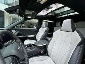 ใช้รถสปอร์ต2024 TX 500H AWD ไฮบริดสลีซ้ายมือขับหนังอะลูมิเนียมอัลลอยด์แร็คหลังคายาง R17ที่จัดหาจากญี่ปุ่น - Product Image 4