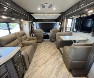 ผู้ขายที่ได้รับการยืนยันสำหรับรถบ้านมือสอง Fleetwood PACE ARROW 35S ปี 2020 พร้อมสำหรับการเดินทาง - Product Image 5