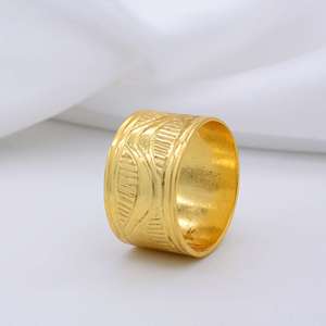 แหวนวงกลมลายชนเผ่า เครื่องประดับทองเหลืองสำหรับผู้หญิง ชุบทอง 18k ดีไซน์เรขาคณิต แหวนขายส่ง - Product Image 3