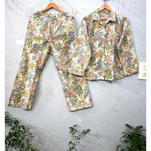 Ensemble de pyjama indien en coton fait à la main pour femmes Vêtements de nuit doux et respirants avec des motifs traditionnels imprimés en blocs parfaits pour un style confortable - Product Image 5