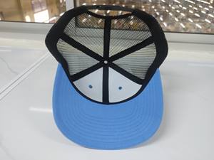 Logotipo personalizable Heather Grey Blue Mesh Trucker Cap Transpirable Uso diario para el rendimiento al aire libre Hecho Vietnam Factory Sporty - Product Image 6