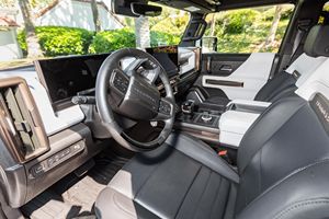 SUPER CLEAN 2024 GMC HU-MM-ER EV 3X PICKUP PRÊT À ÊTRE EXPÉDIÉ - Product Image 4
