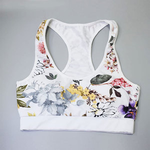 Ensemble de leggings et de soutien-gorge de sport à imprimé floral complet, impression par sublimation, design classique, imprimé floral, tenue de yoga pour femmes - Product Image 3