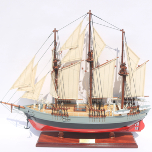 Modelo de Barco Único - Modelos de Barcos de Madera FRAM de Vietnam para Decoración del Hogar, Regalos Navideños y Coleccionables - Product Image 1