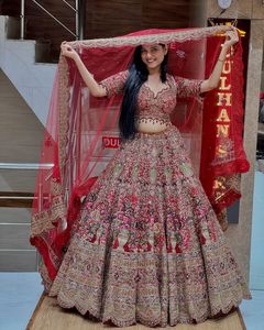 Nhu Cầu cao thiết kế hiện đại công việc thêu <span class=keywords><strong>lehenga</strong></span> <span class=keywords><strong>choli</strong></span> của phụ nữ mặc bên làm bằng lụa và polyester có sẵn ở mức giá - Product Image 2