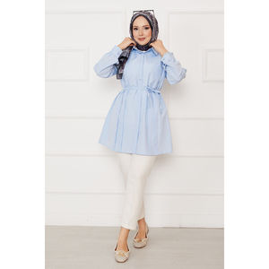 Camisa Hijab Azul Celeste Larga con Botones Ocultos y Detalles Plisados, Blusa Modesta - Product Image 1