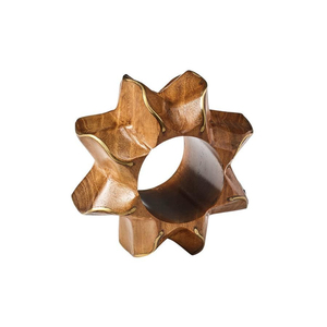 Anillo de Servilleta de Madera de Teca Maciza Tallada a Mano de Lujo con Borde de Latón Incrustado, Diseño de Estrella Retorcida, Decoración de Mesa de Comedor Marrón y Dorado - Product Image 1