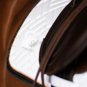 Meilleur design vente en gros tapis de selle de cheval anglais doublure intérieure douce maille design durable parfait pour tapis de selle équestre - Product Image 2