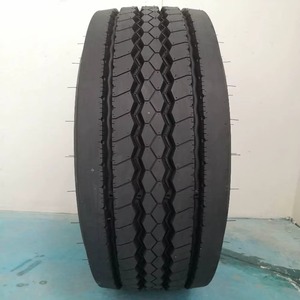 Pneu d'essieu avant haute mobilité 295/75R22.5 conçu pour une conduite fluide, un usure uniforme et une fiabilité de transport fiable - Product Image 1